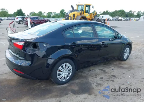 2015 Kia Forte Lx z USA, uszkodzony, nr VIN KNAFK4A65F5400076